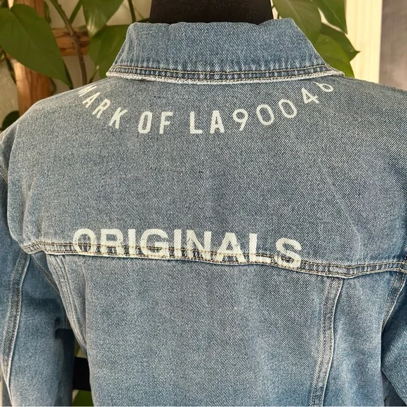 Von Dutch Denim Trucker Jacket Viral Button Up Patches Graphic Print Y2K Indie L - Picture 8 of 12